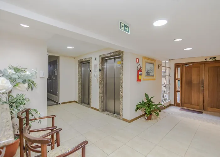 Familiar Ll 8ºandar Ll Wi-fi 259mpbs Ll 780m Da Av Ipiranga Ll 2km Hospital São Lucas Pucc Ll 4km Centro Ll 4,9km Da Rodoviária Ll 8km Do Aeroporto Ll Apartamento
